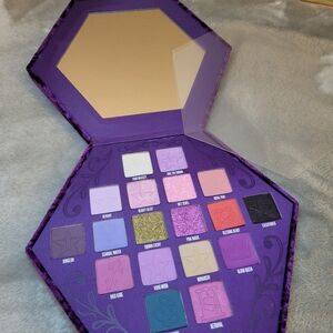 💜 Jeffree Star Blood Lust Eyeshadow Palette 💜